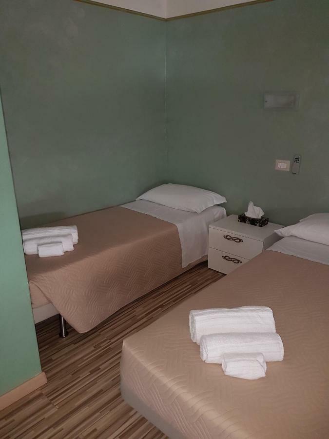Verona Fiere Rooms Eksteriør billede