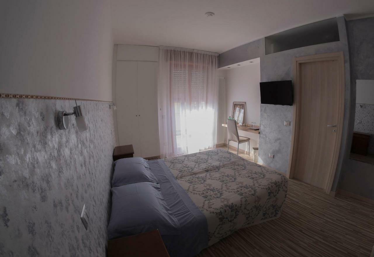 Verona Fiere Rooms Eksteriør billede